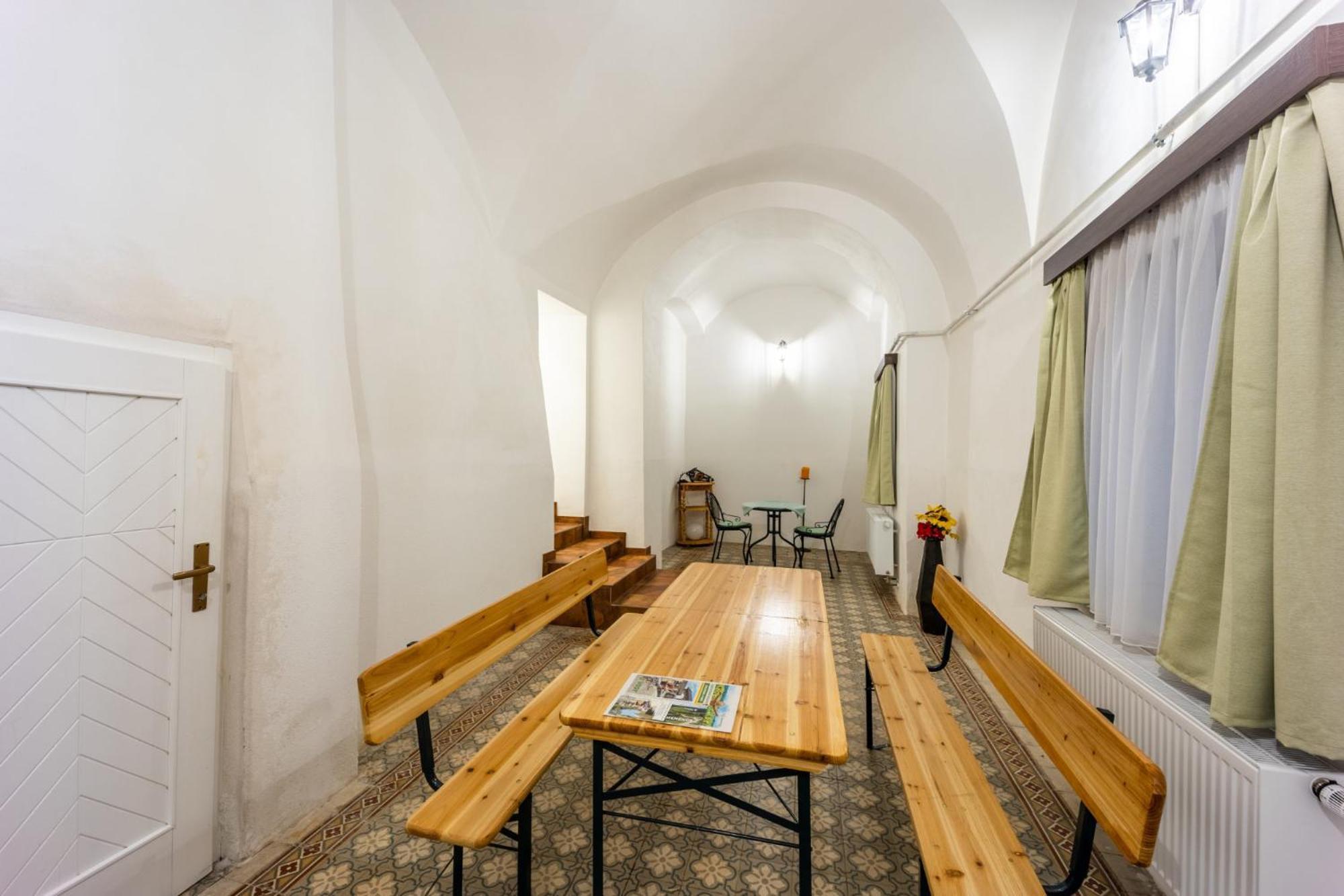 Bezauberndes Gaestehaus In Шатов Экстерьер фото