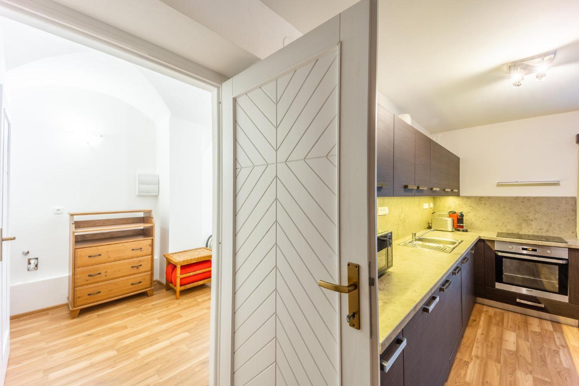 Bezauberndes Gaestehaus In Шатов Экстерьер фото