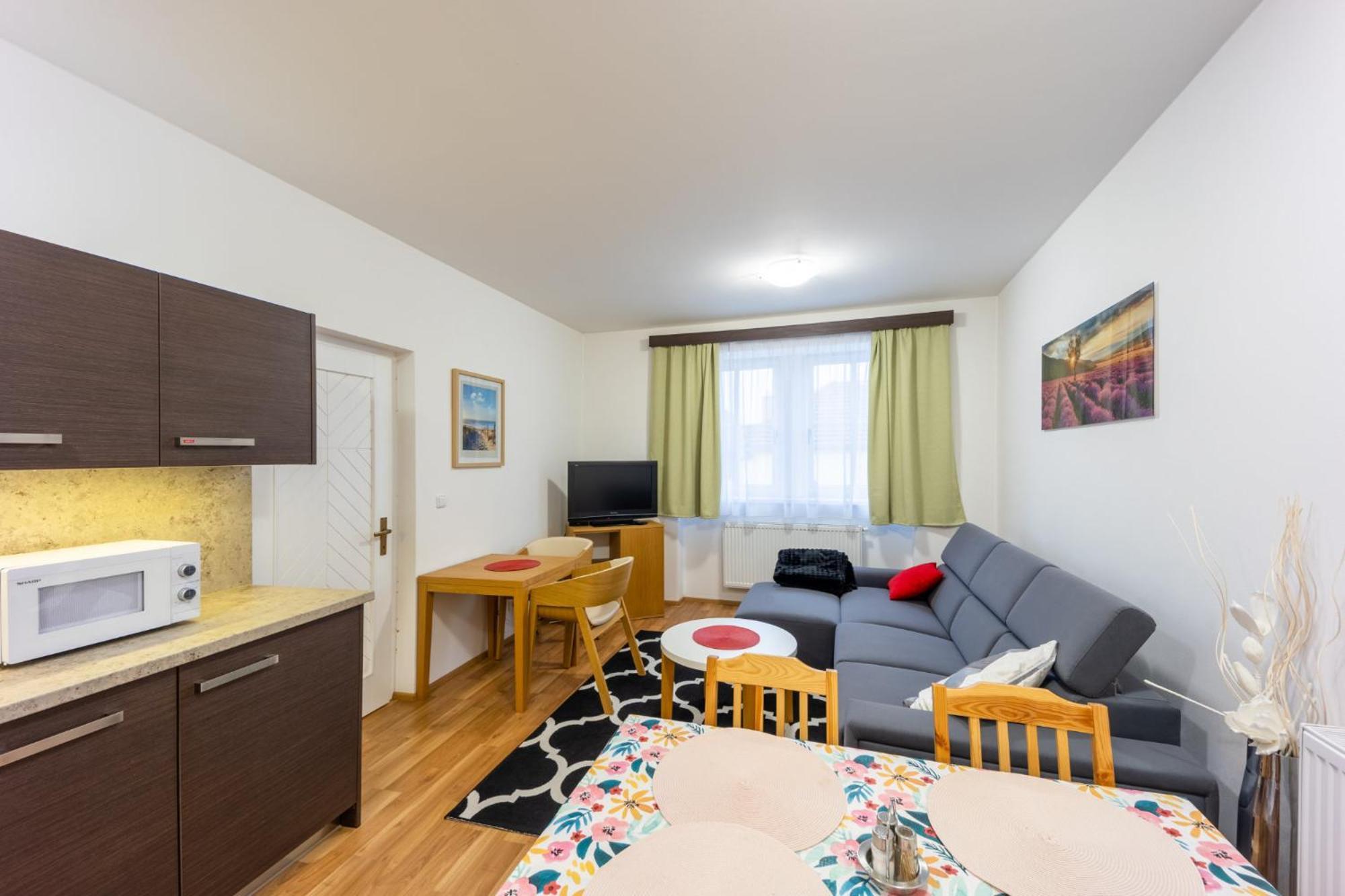 Bezauberndes Gaestehaus In Шатов Экстерьер фото